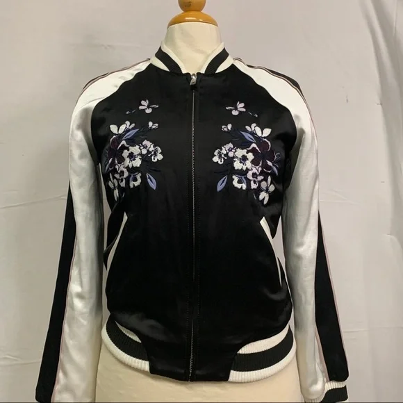 Aritzia Talula Embroidered Jacket - Picture 4 of 16